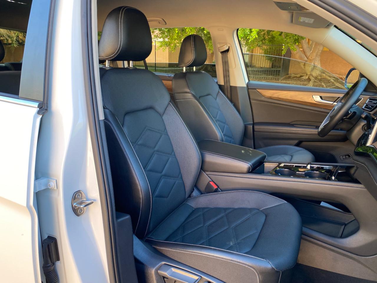 Volkswagen Atlas 2.0T SE w/Technology FWD 2025