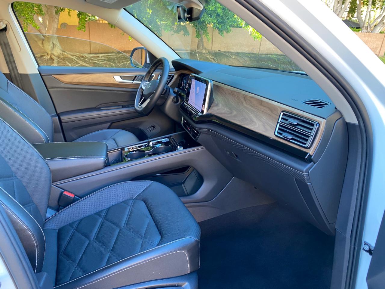 Volkswagen Atlas 2.0T SE w/Technology FWD 2025