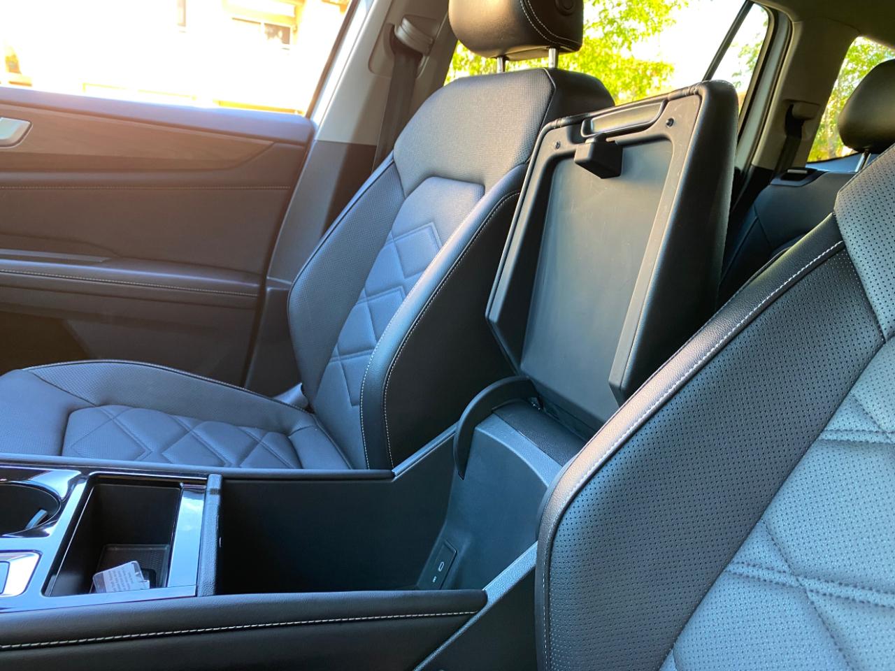 Volkswagen Atlas 2.0T SE w/Technology FWD 2025