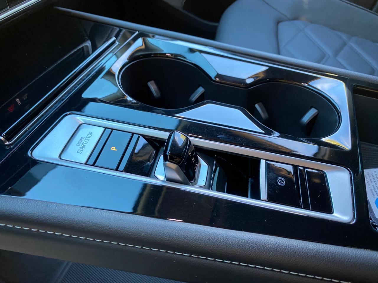Volkswagen Atlas 2.0T SE w/Technology FWD 2025