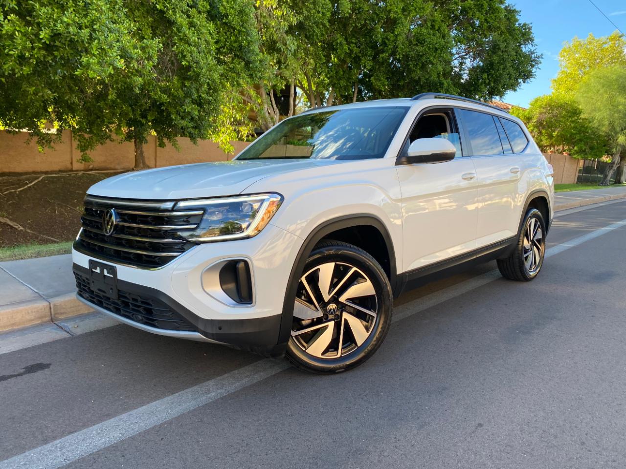 Volkswagen Atlas 2.0T SE w/Technology FWD 2025