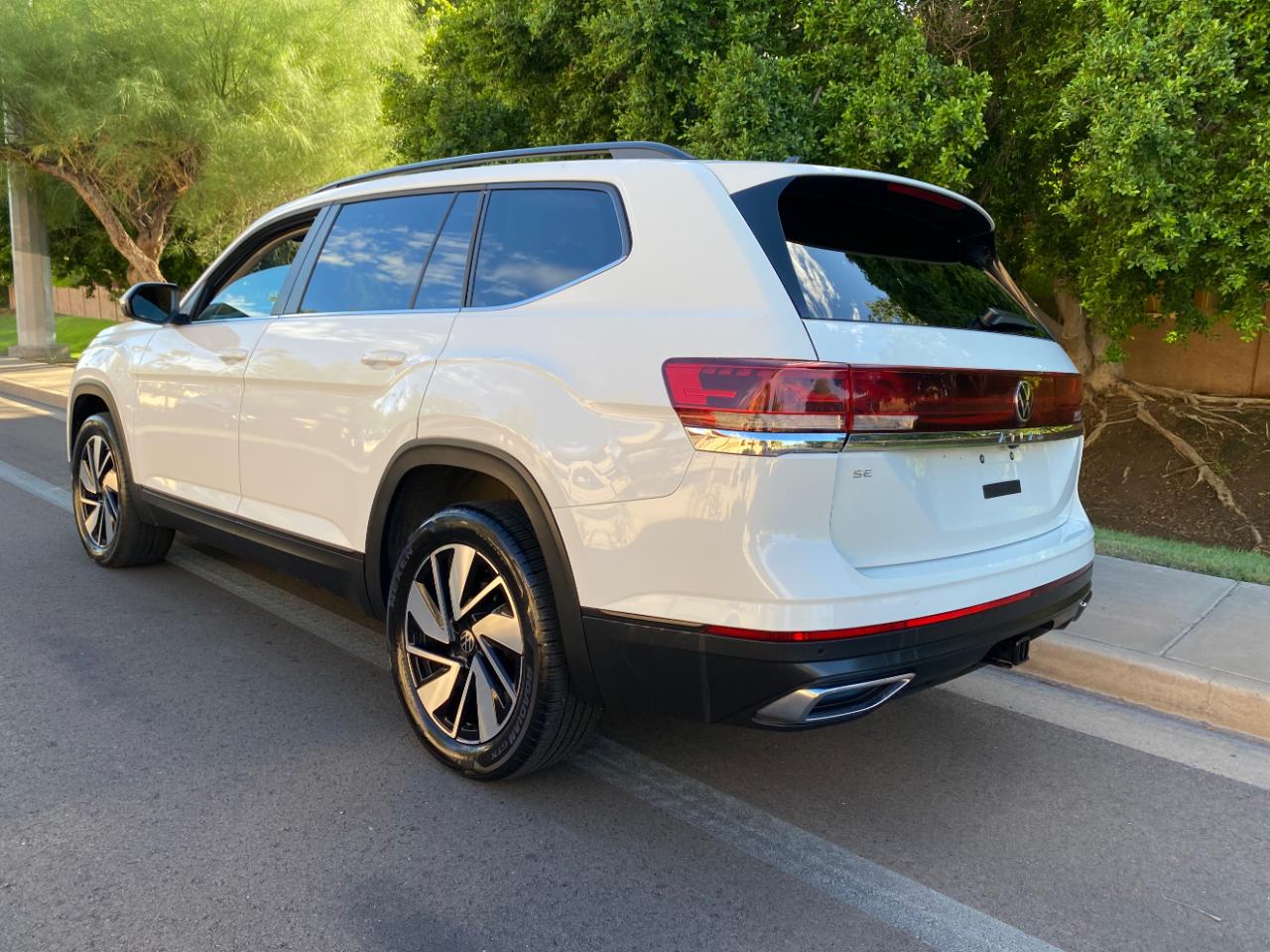 Volkswagen Atlas 2.0T SE w/Technology FWD 2025