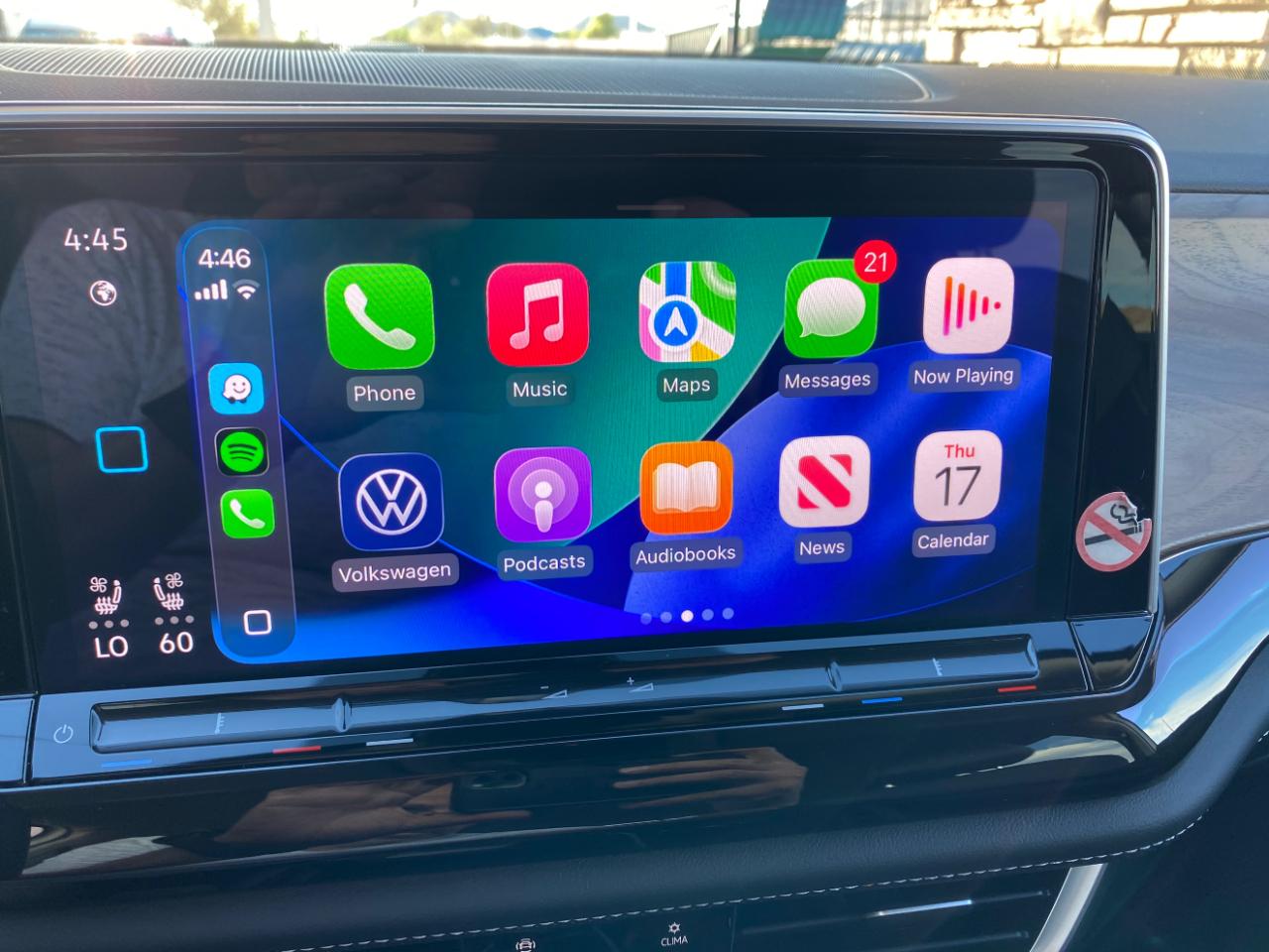 Volkswagen Atlas 2.0T SE w/Technology FWD 2025