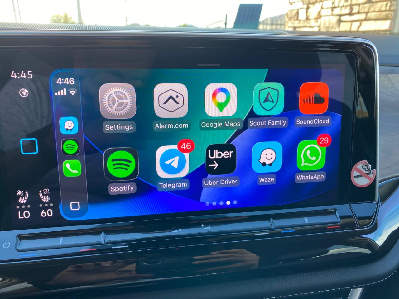 Volkswagen Atlas 2.0T SE w/Technology FWD 2025