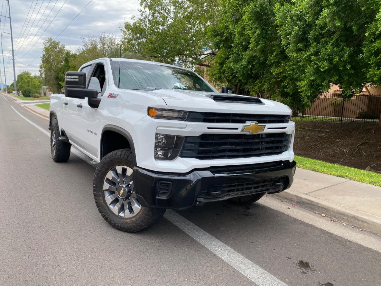 Chevrolet Silverado 2500HD 4WD Crew Cab 159" Custom 2024