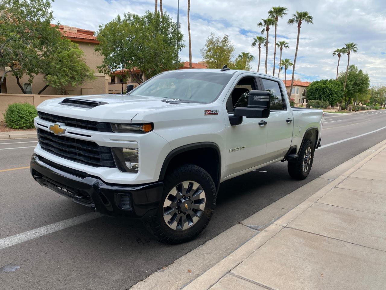 Chevrolet Silverado 2500HD 4WD Crew Cab 159" Custom 2024