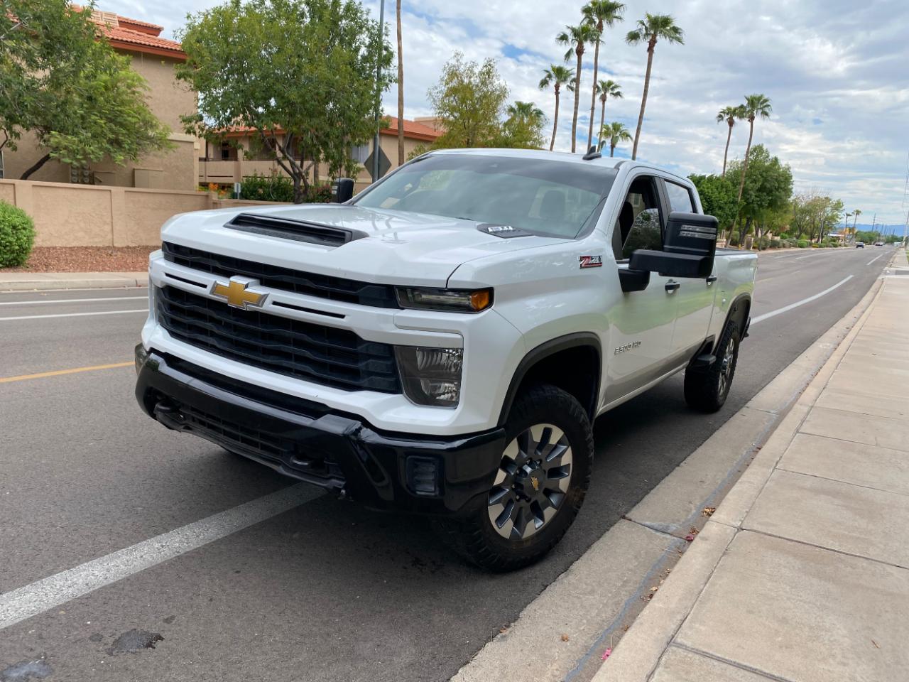 Chevrolet Silverado 2500HD 4WD Crew Cab 159" Custom 2024