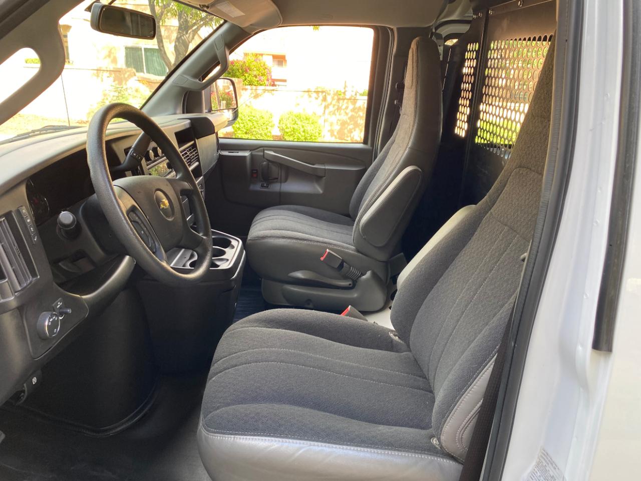 Chevrolet Express Cargo Van RWD 2500 135" 2024