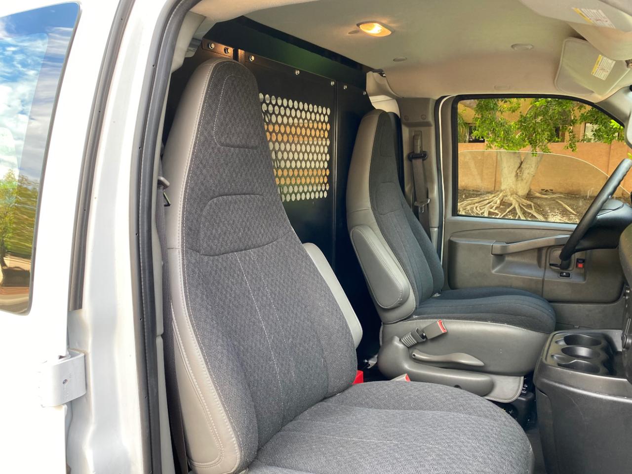 Chevrolet Express Cargo Van RWD 2500 135" 2024