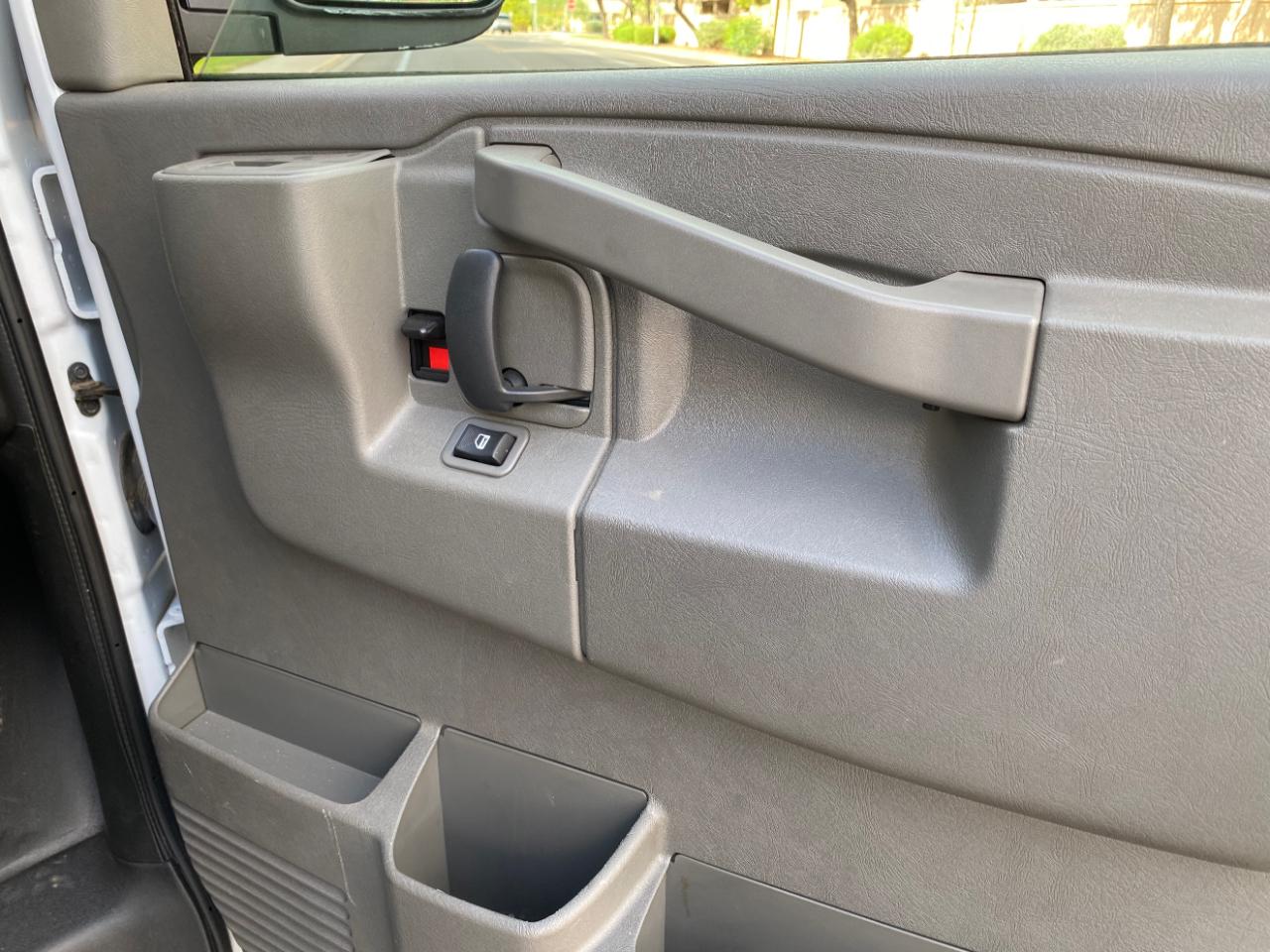Chevrolet Express Cargo Van RWD 2500 135" 2024