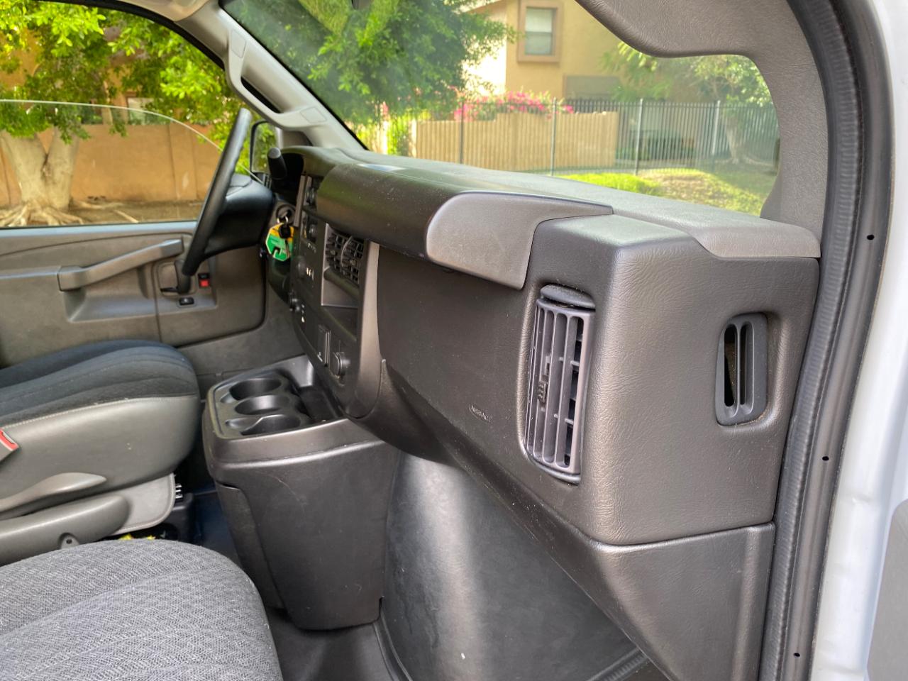 Chevrolet Express Cargo Van RWD 2500 135" 2024