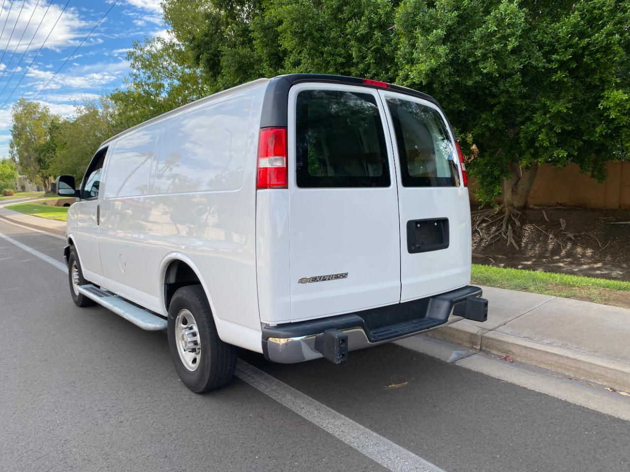 Chevrolet Express Cargo Van RWD 2500 135" 2024
