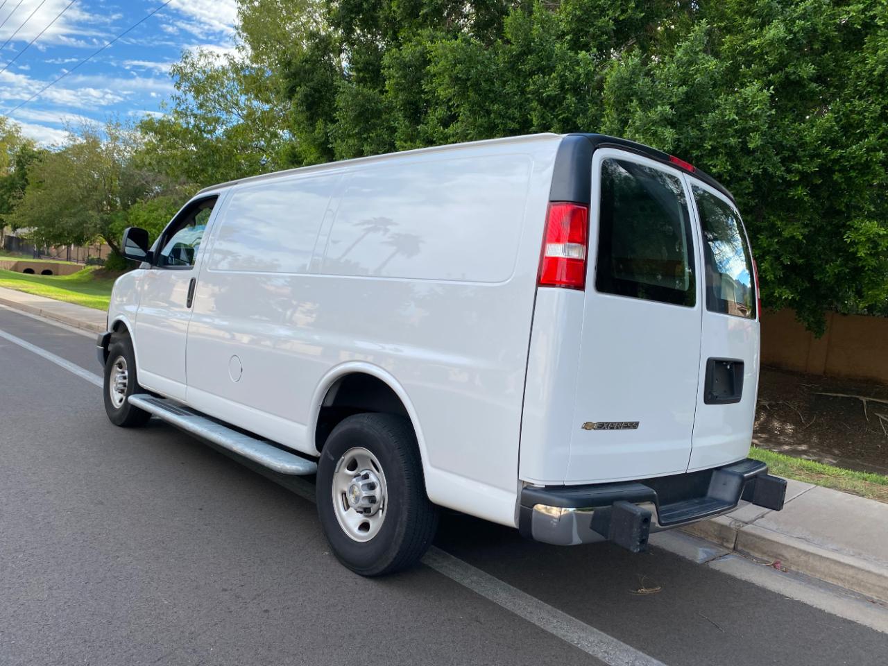 Chevrolet Express Cargo Van RWD 2500 135" 2024
