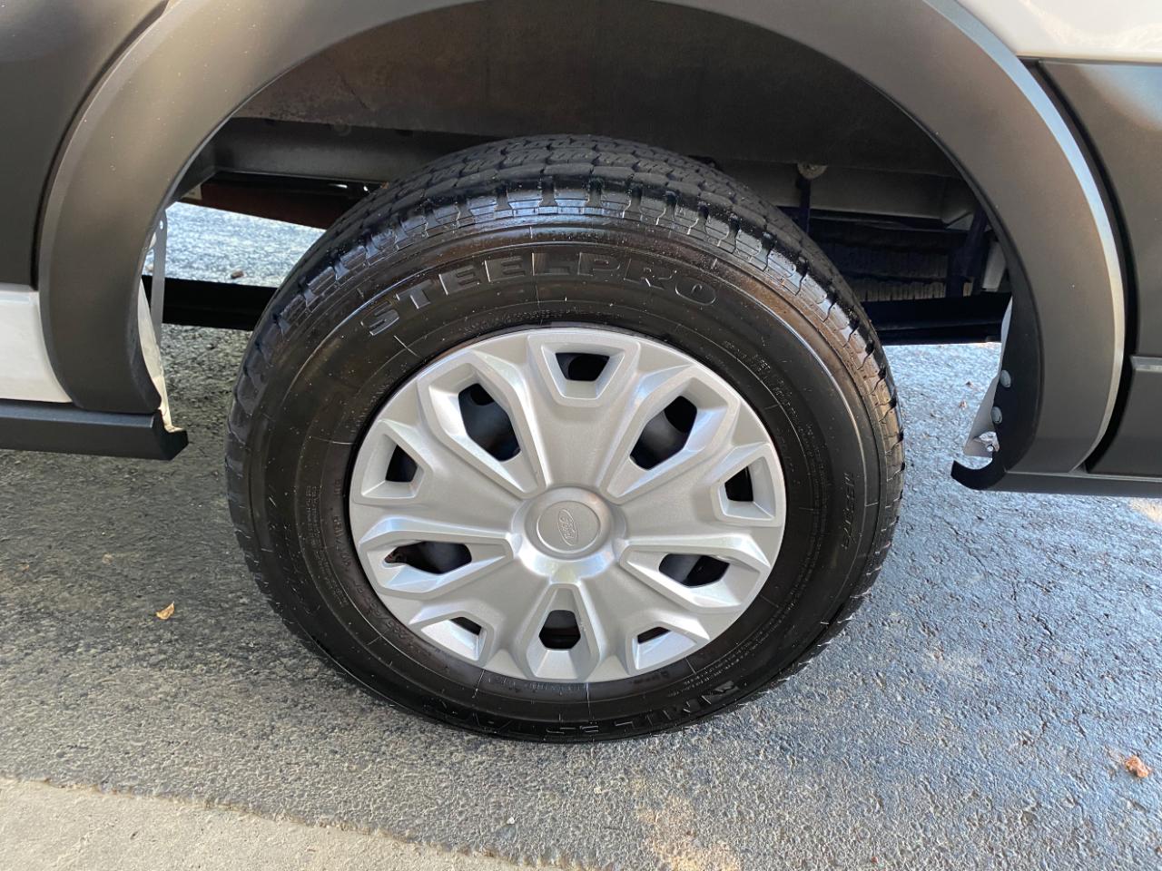 Ford Transit Passenger Wagon T-350 148" Low Roof XLT RWD 2024