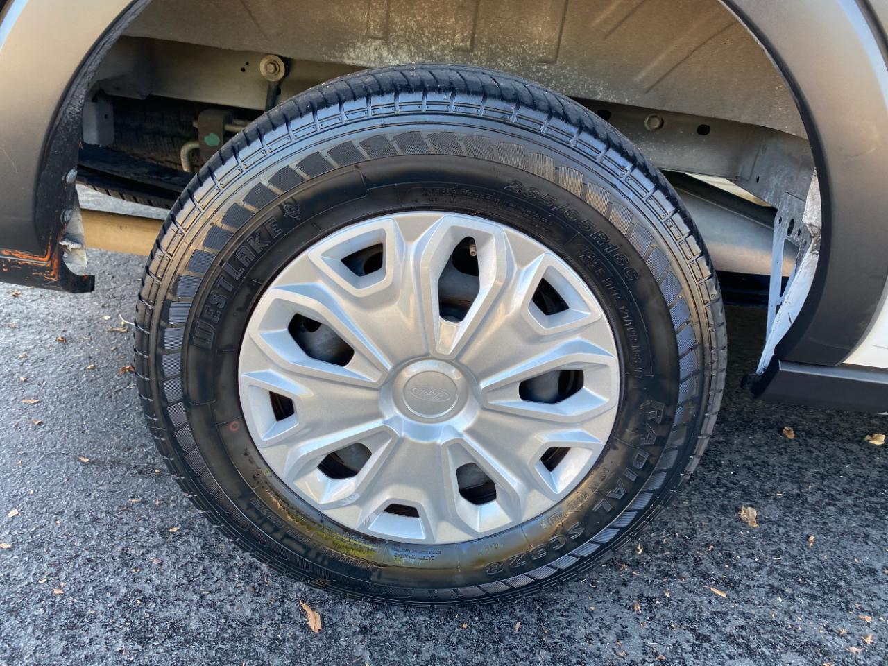 Ford Transit Passenger Wagon T-350 148" Low Roof XLT RWD 2024