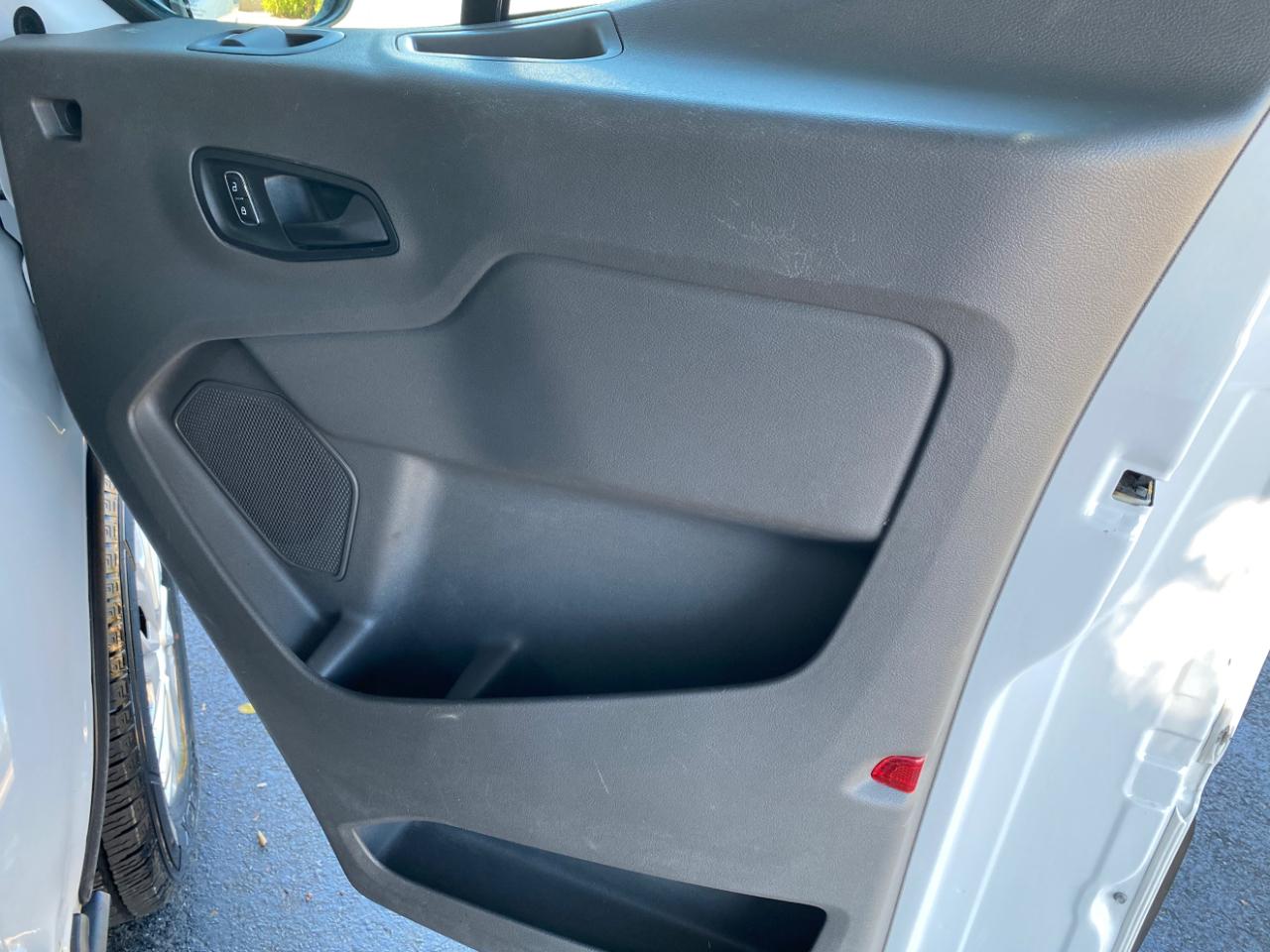 Ford Transit Passenger Wagon T-350 148" Low Roof XLT RWD 2024