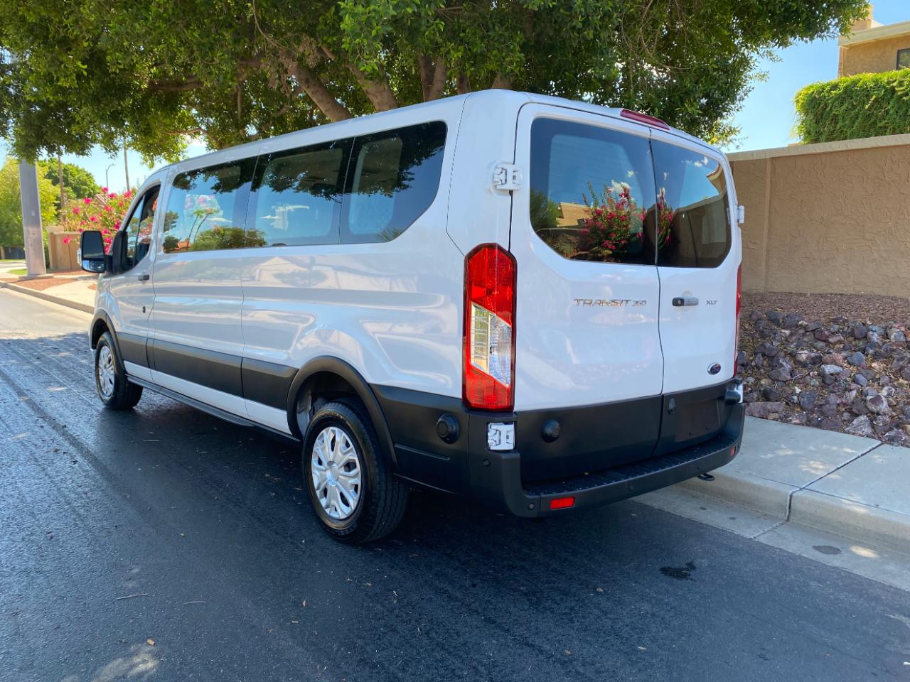 Ford Transit Passenger Wagon T-350 148" Low Roof XLT RWD 2024
