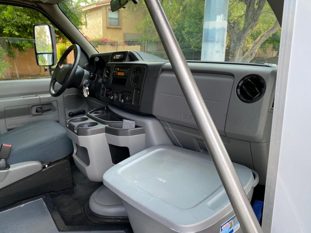 Ford E-Series Cutaway E-350 SRW 138" WB 2018
