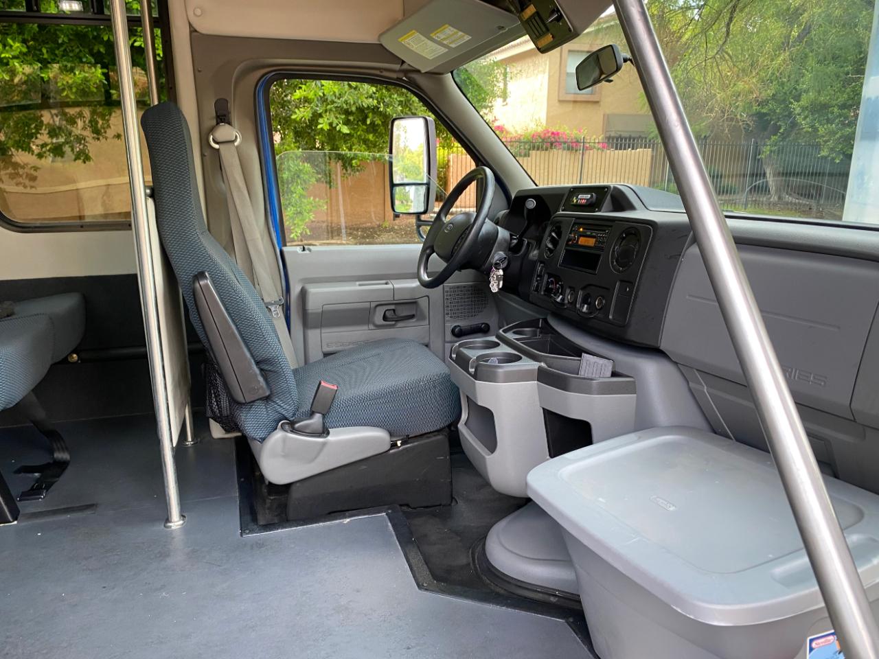 Ford E-Series Cutaway E-350 SRW 138" WB 2018