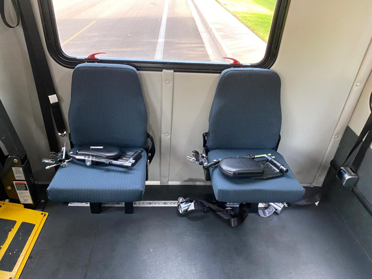 Ford E-Series Cutaway E-350 SRW 138" WB 2018