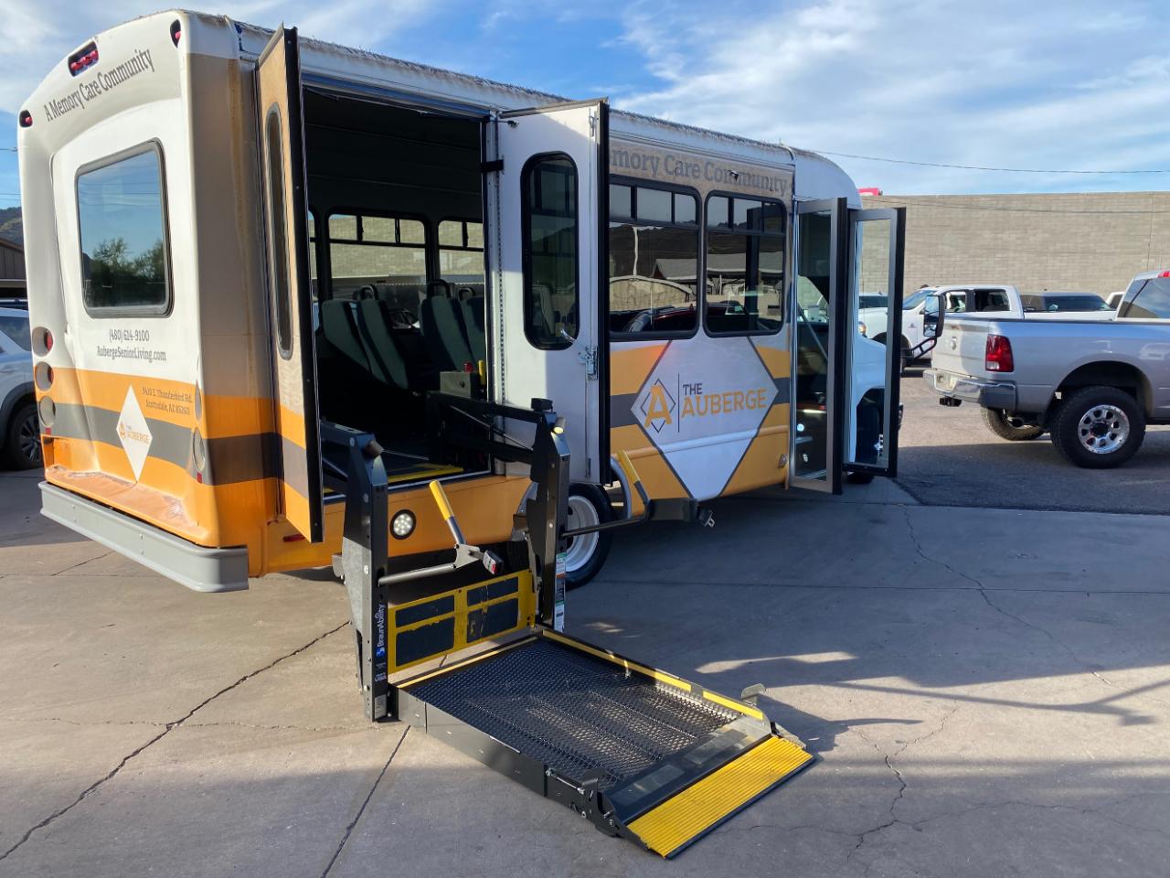 Ford E-Series Cutaway E-350 SRW 138" WB 2018
