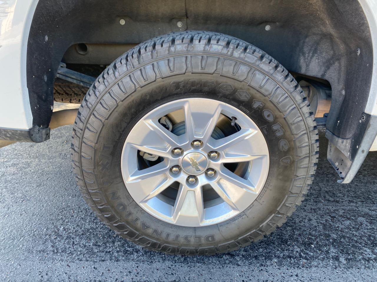 Chevrolet Silverado 1500 4WD Crew Cab 157" LT 2023