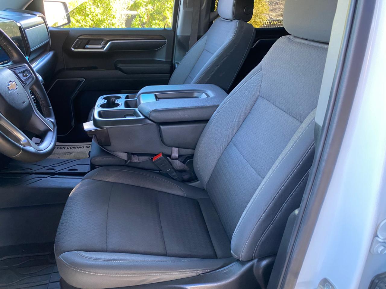 Chevrolet Silverado 1500 4WD Crew Cab 157" LT 2023