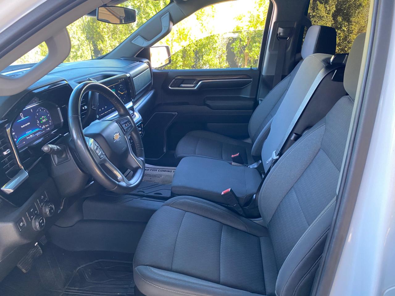 Chevrolet Silverado 1500 4WD Crew Cab 157" LT 2023