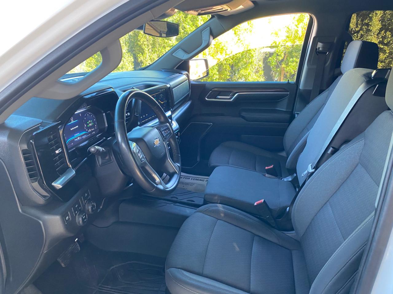 Chevrolet Silverado 1500 4WD Crew Cab 157" LT 2023
