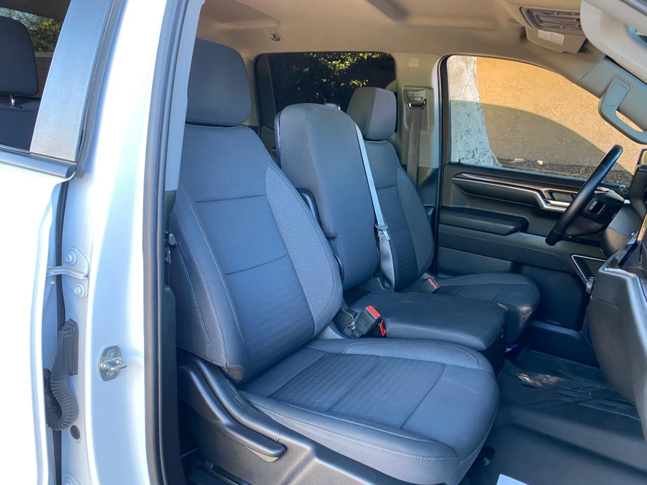 Chevrolet Silverado 1500 4WD Crew Cab 157" LT 2023