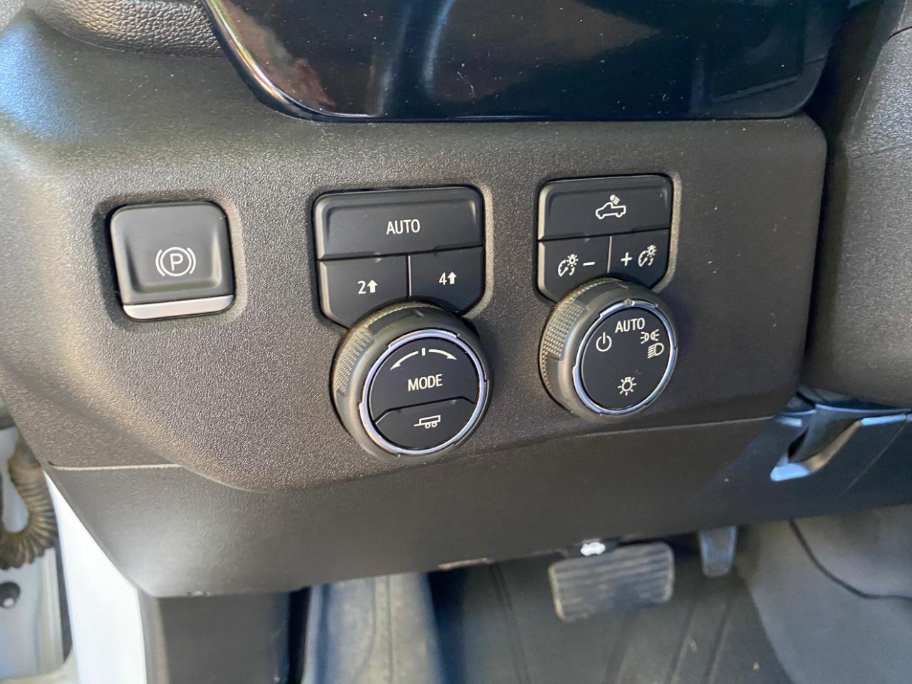 Chevrolet Silverado 1500 4WD Crew Cab 157" LT 2023