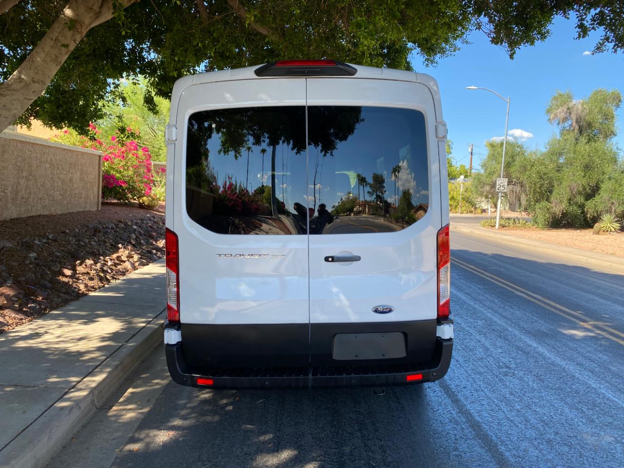 Ford Transit Passenger Wagon T-350 148" Med Roof XLT RWD 2024