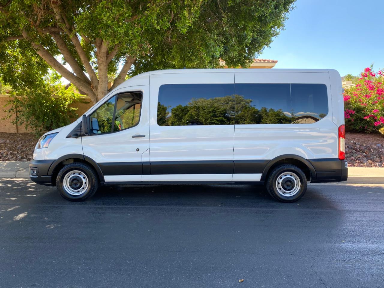 Ford Transit Passenger Wagon T-350 148" Med Roof XLT RWD 2024