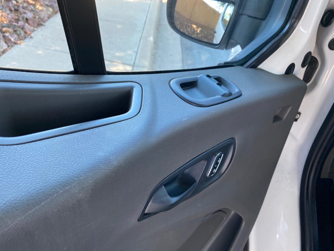 Ford Transit Passenger Wagon T-350 148" Low Roof XLT RWD 2024