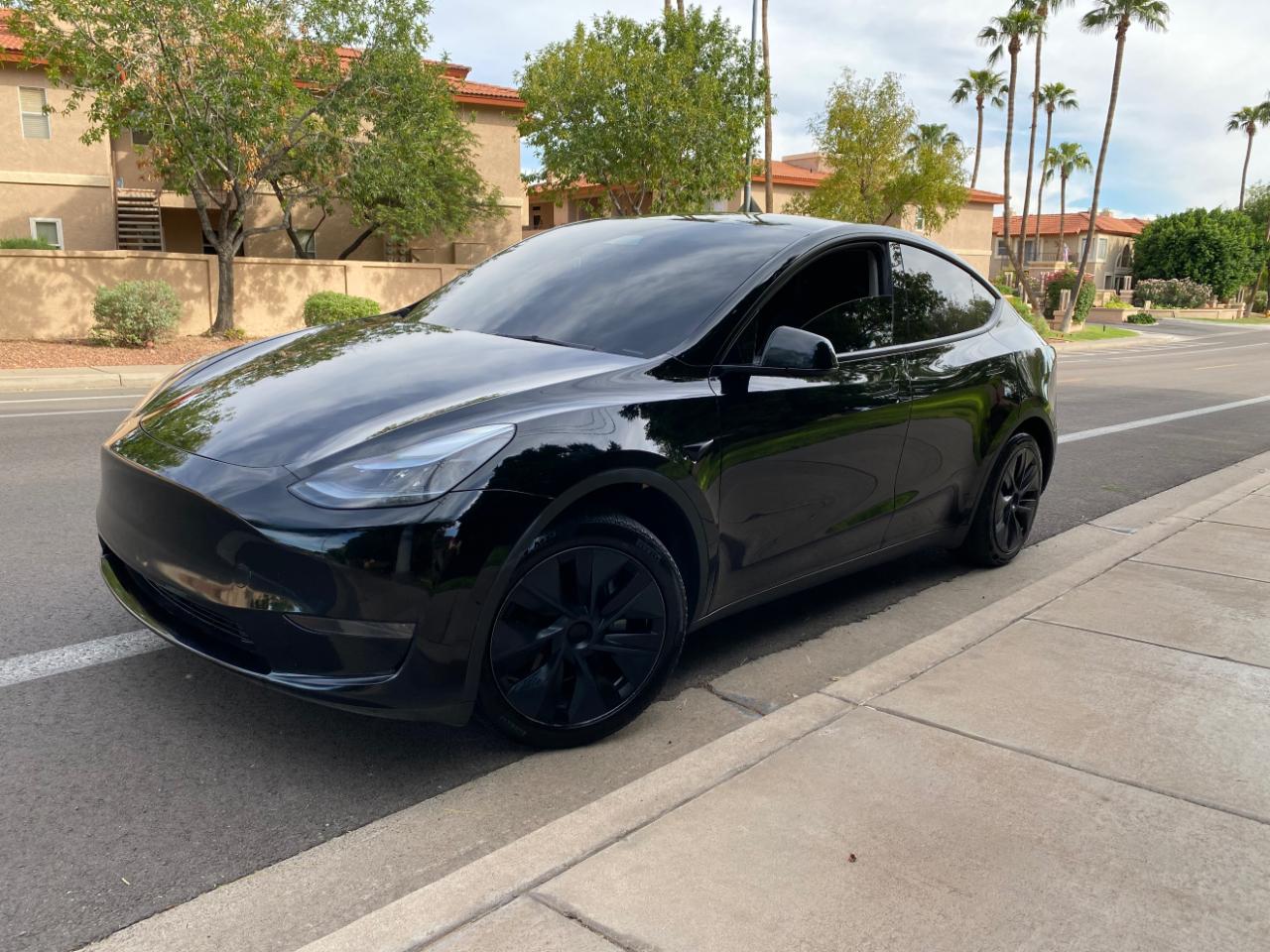 Tesla Model Y Long Range RWD *Ltd Avail* 2025