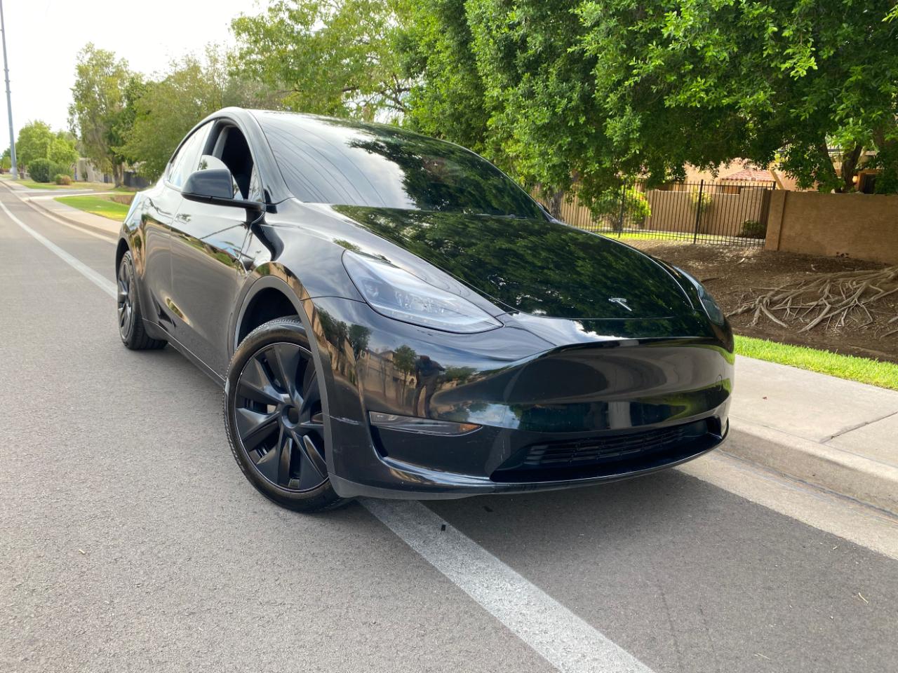 Tesla Model Y Long Range RWD *Ltd Avail* 2025