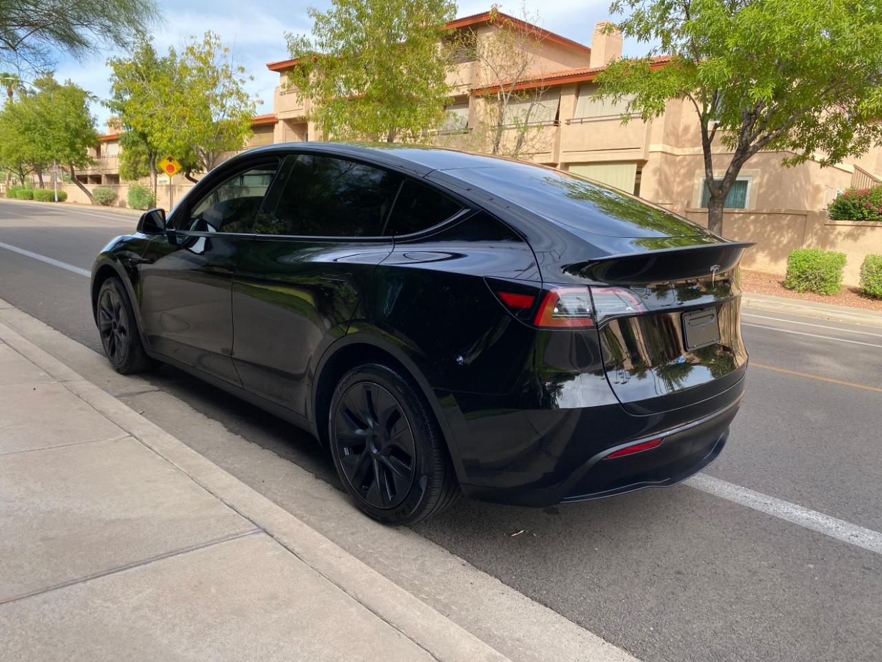 Tesla Model Y Long Range RWD *Ltd Avail* 2025
