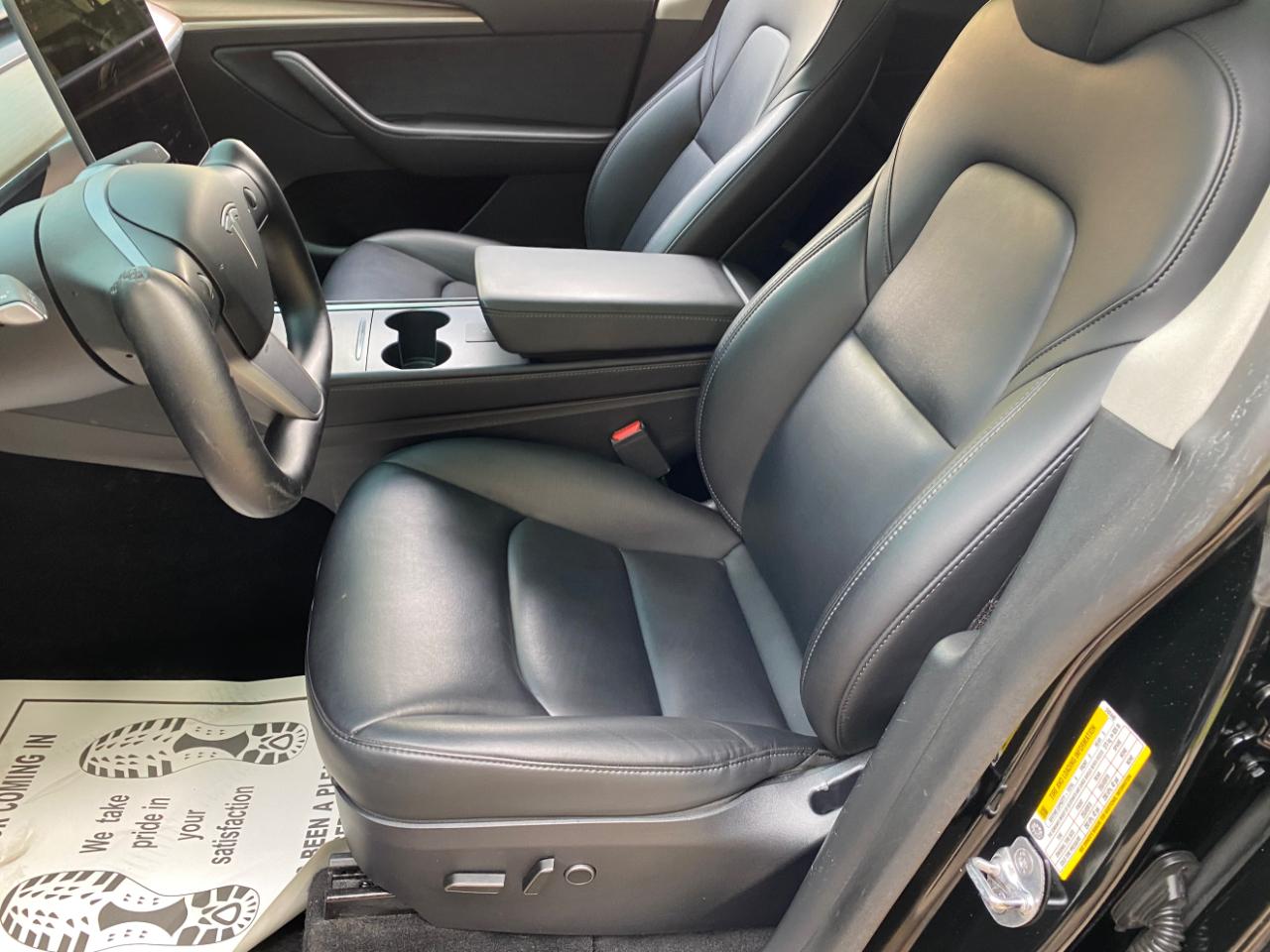 Tesla Model Y Long Range RWD *Ltd Avail* 2025