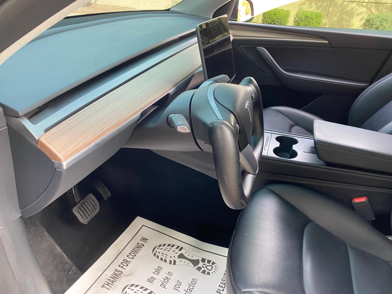 Tesla Model Y Long Range RWD *Ltd Avail* 2025