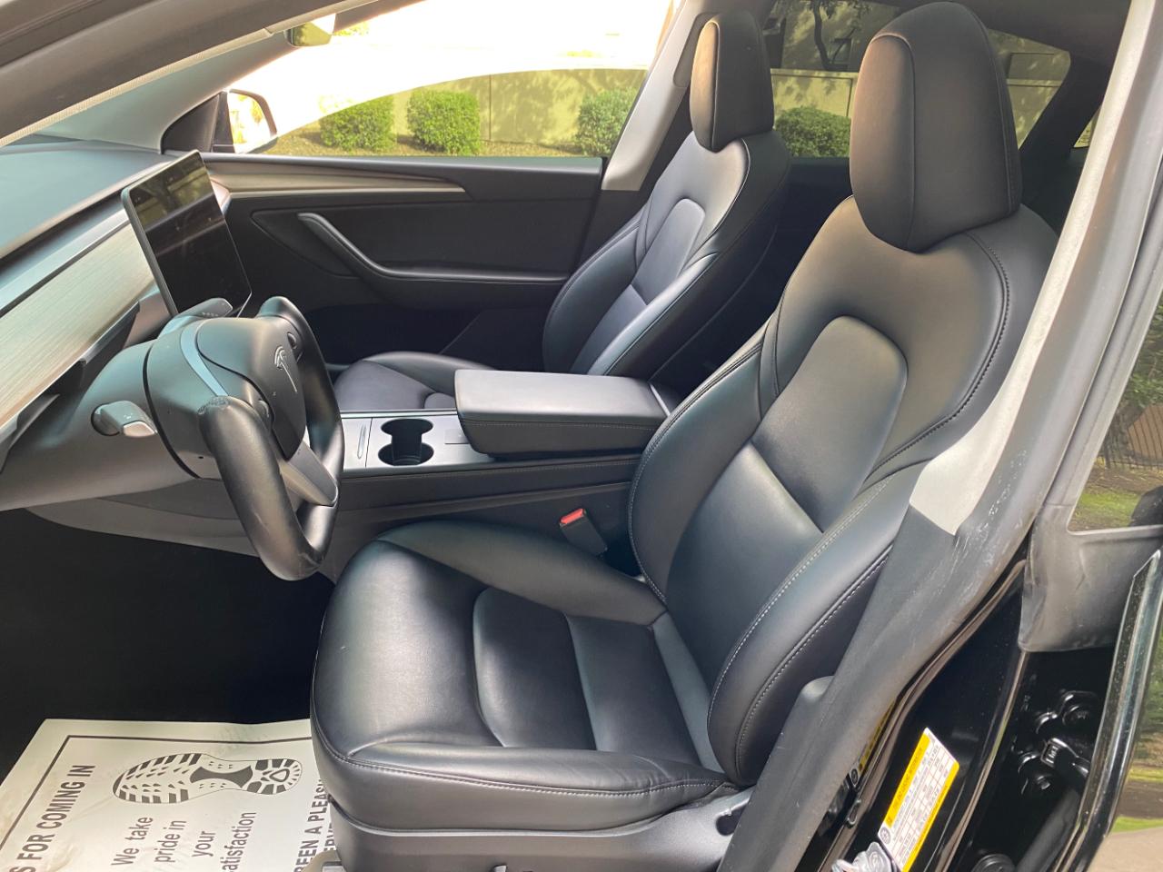 Tesla Model Y Long Range RWD *Ltd Avail* 2025
