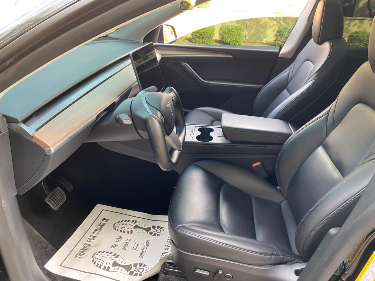 Tesla Model Y Long Range RWD *Ltd Avail* 2025