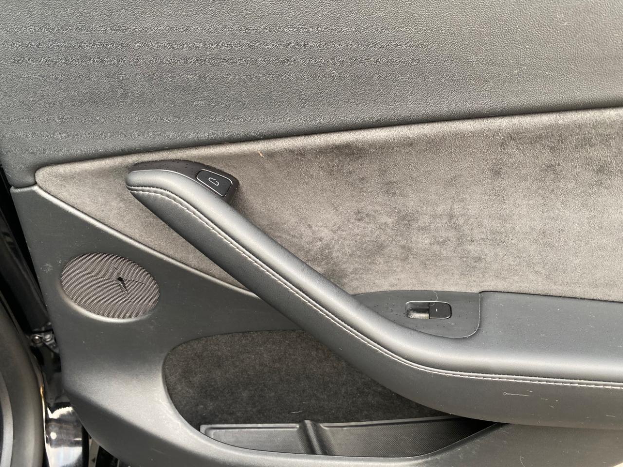 Tesla Model Y Long Range RWD *Ltd Avail* 2025