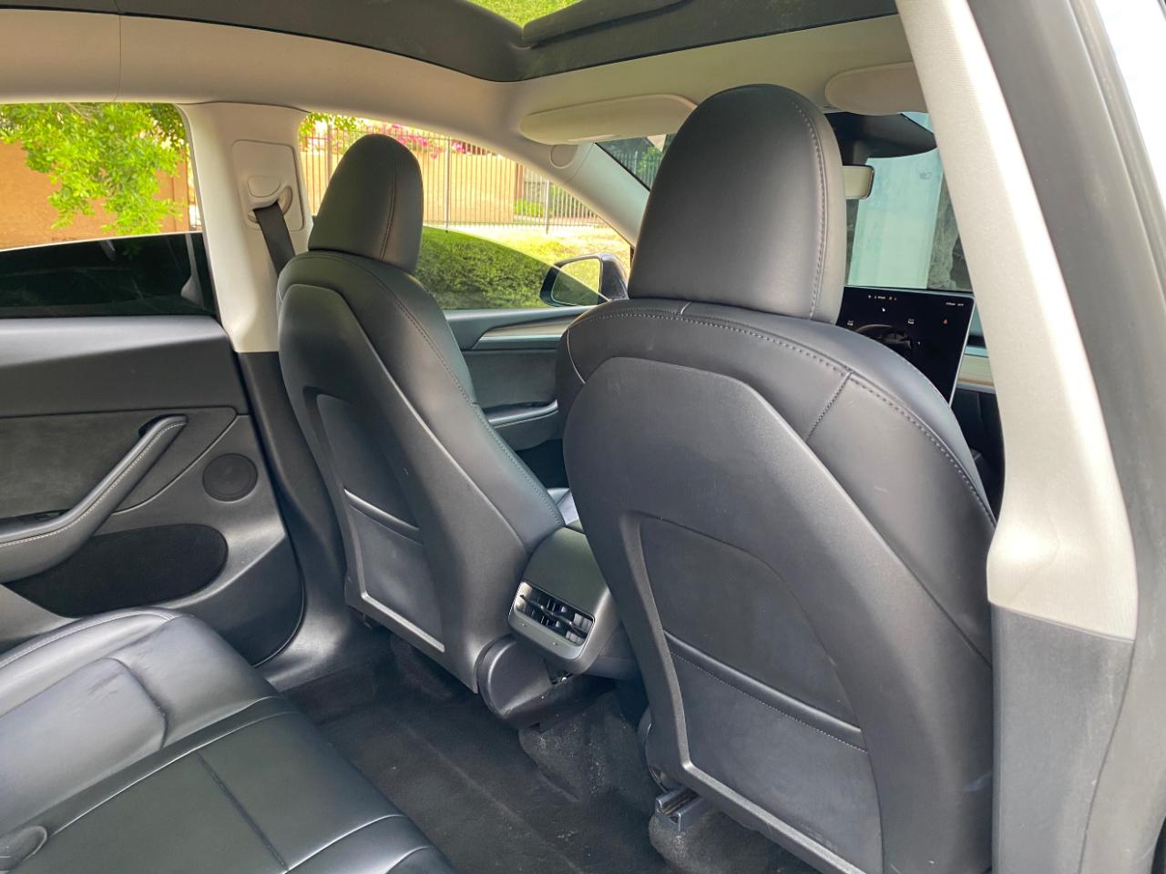 Tesla Model Y Long Range RWD *Ltd Avail* 2025