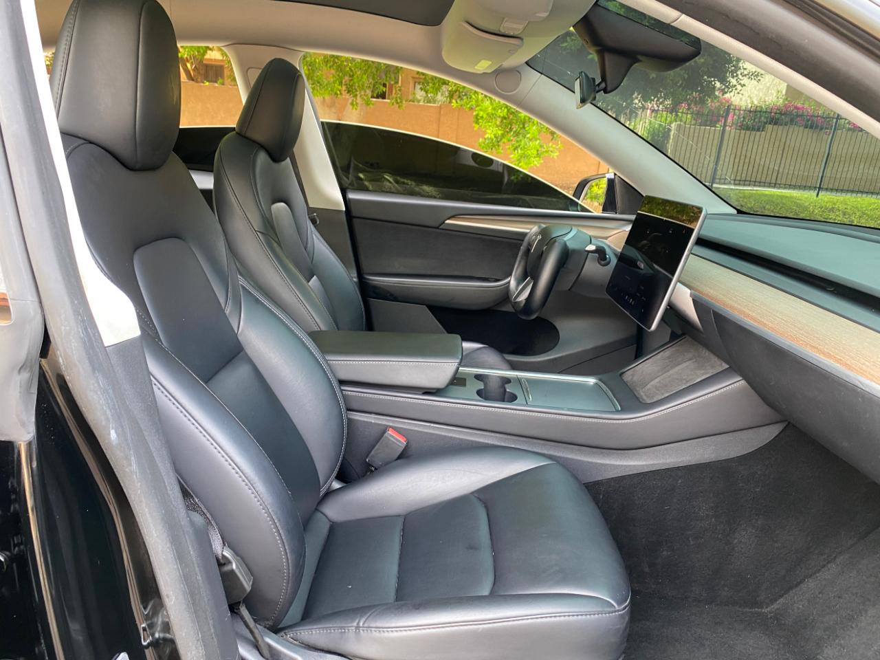 Tesla Model Y Long Range RWD *Ltd Avail* 2025