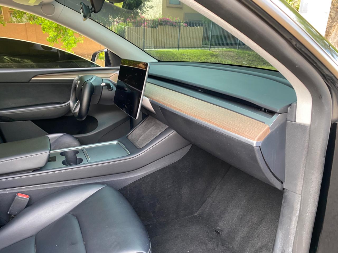 Tesla Model Y Long Range RWD *Ltd Avail* 2025