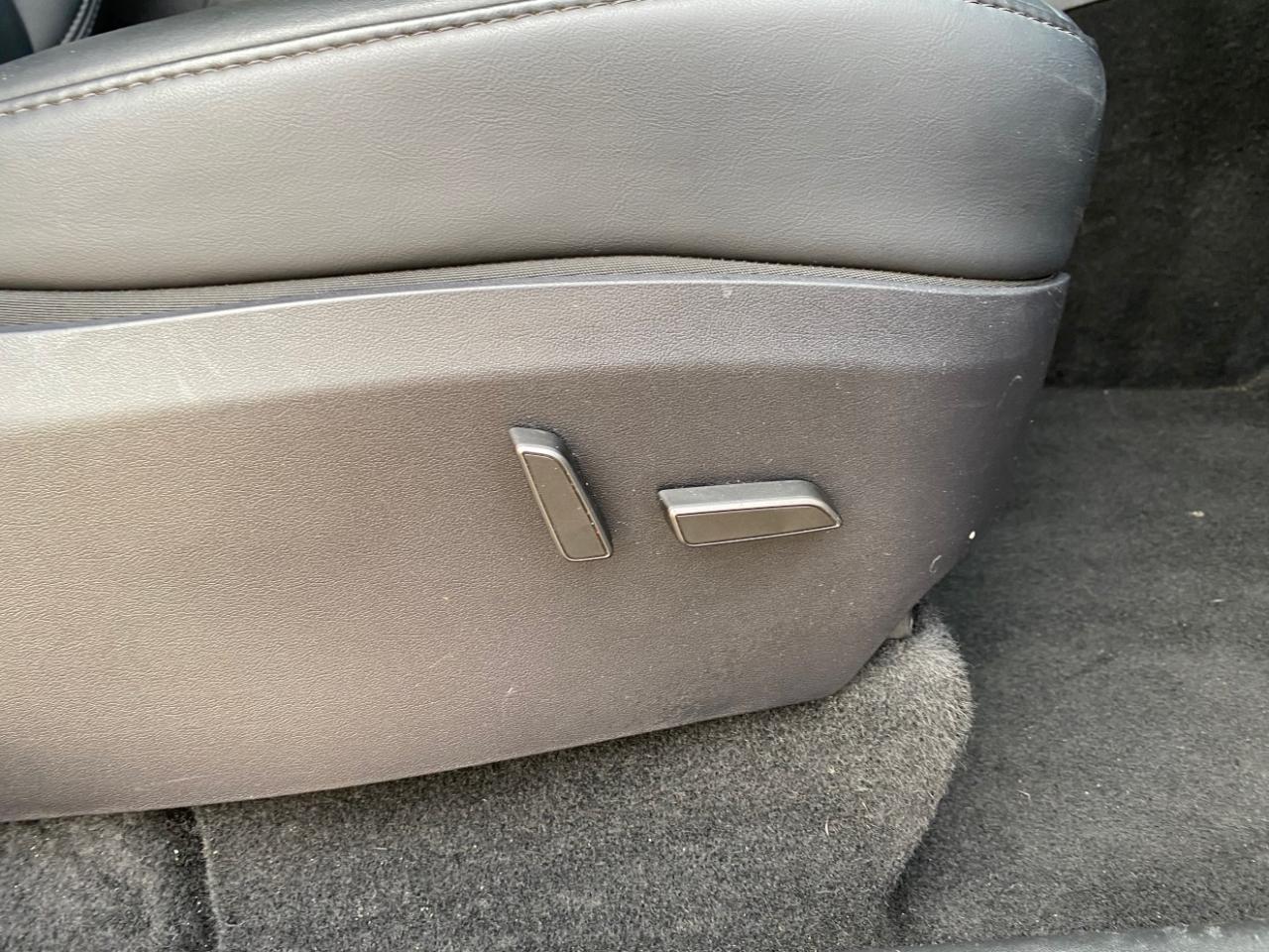 Tesla Model Y Long Range RWD *Ltd Avail* 2025