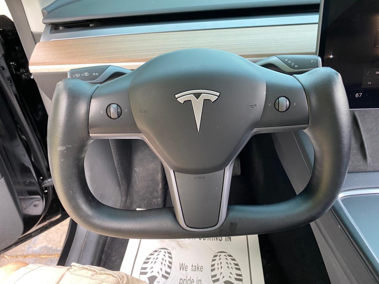 Tesla Model Y Long Range RWD *Ltd Avail* 2025