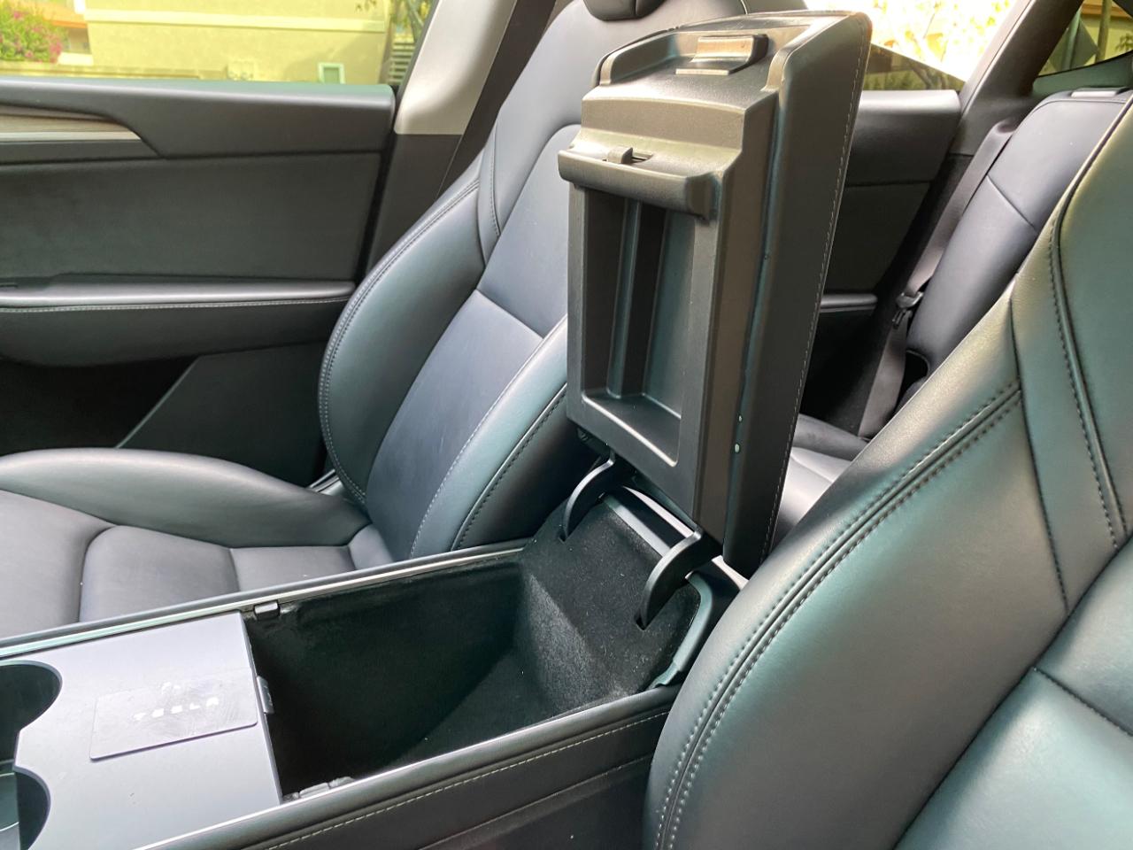 Tesla Model Y Long Range RWD *Ltd Avail* 2025
