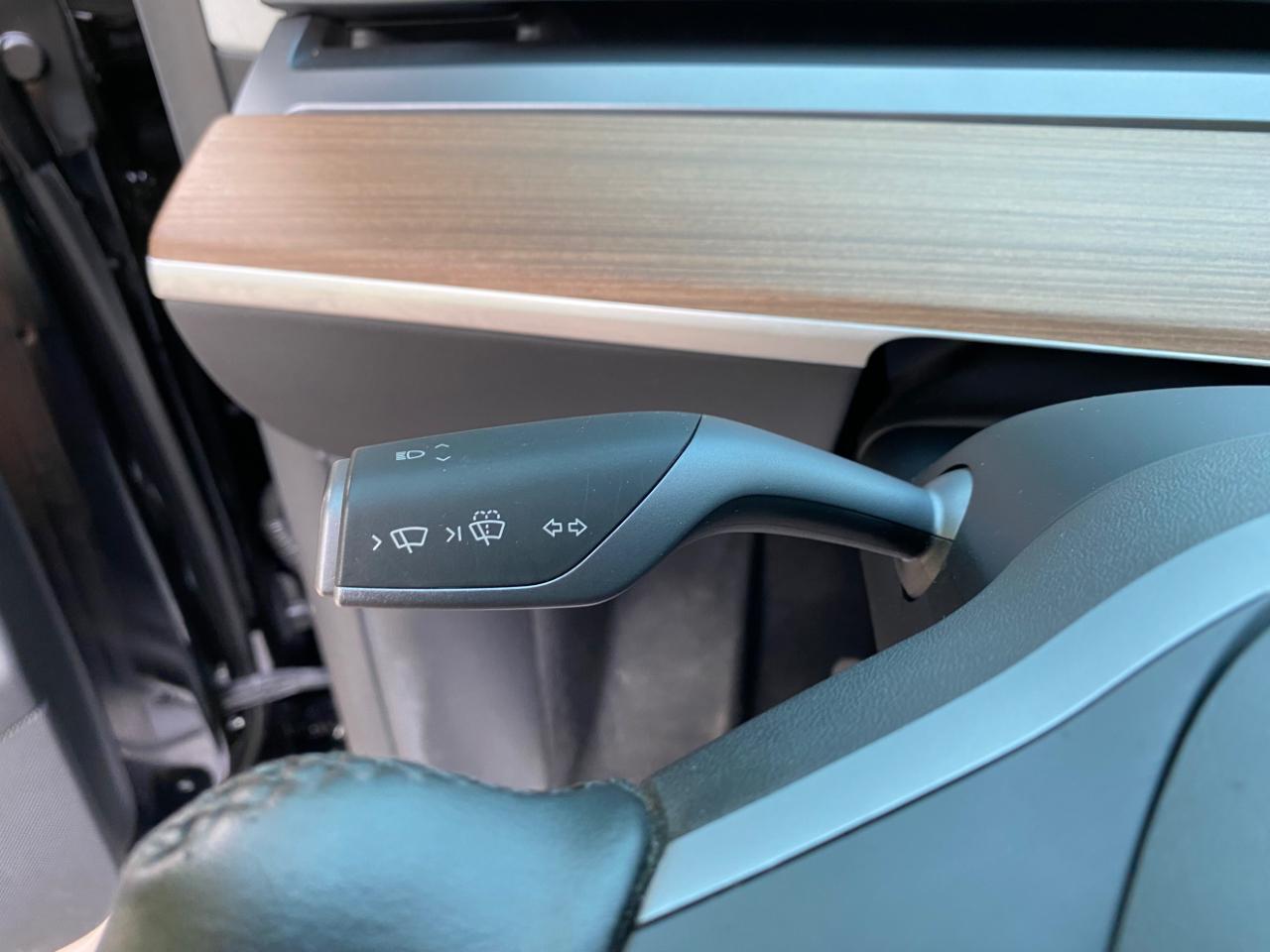 Tesla Model Y Long Range RWD *Ltd Avail* 2025
