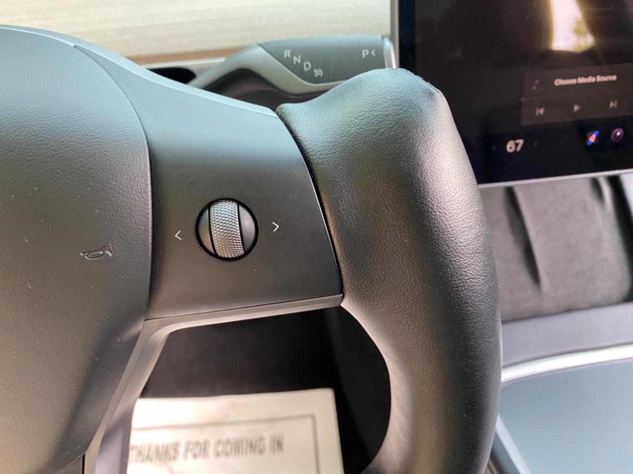 Tesla Model Y Long Range RWD *Ltd Avail* 2025